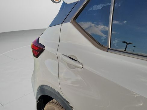 Used 2021 Nissan Kicks SV FWD image 18