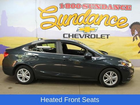 Used 2018 Chevrolet Cruze LT FWD image 1