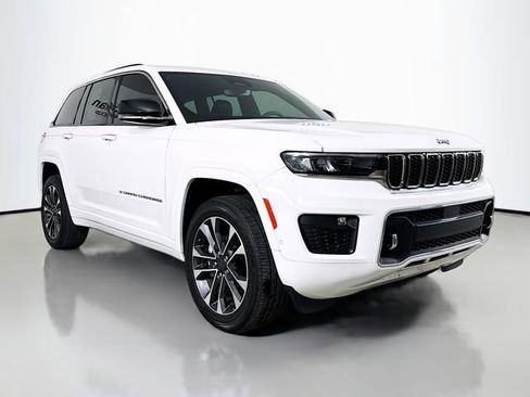 Used 2023 Jeep Grand Cherokee Overland image 1