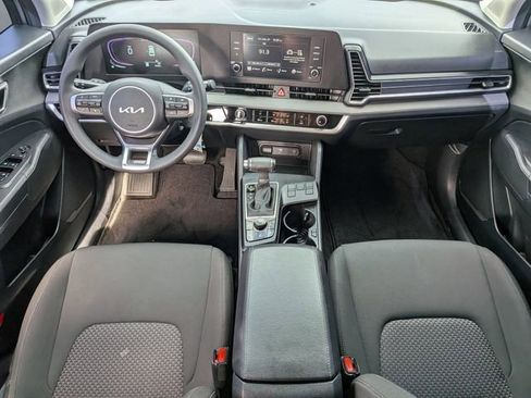 Used 2025 Kia Sportage LX image 14