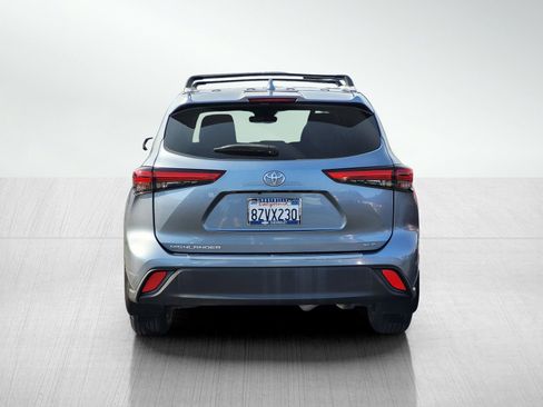 Used 2022 Toyota Highlander XLE image 10