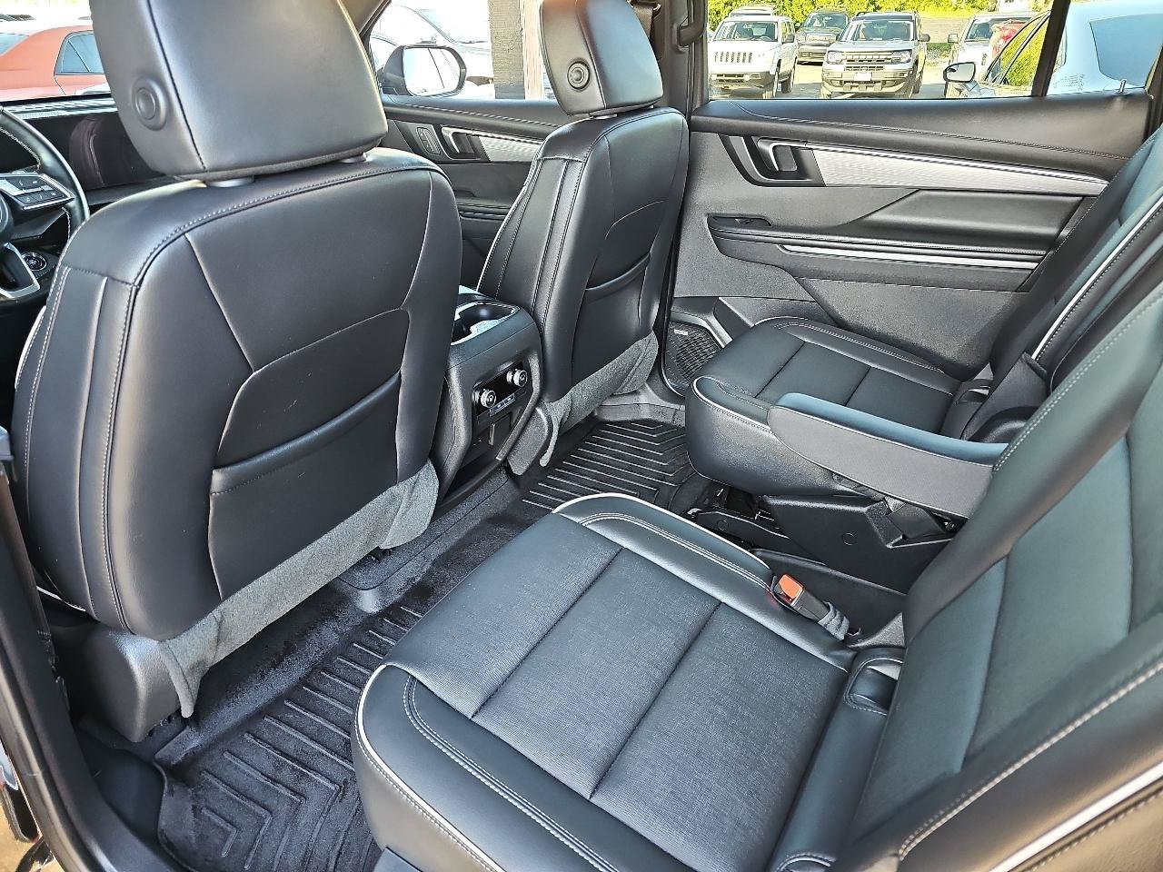Used 2025 Buick Enclave Preferred FWD image 14