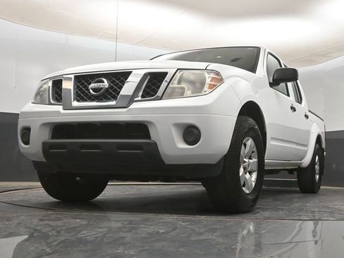 Used 2012 Nissan Frontier SV w/ SV Premium Utility Pkg RWD image 11