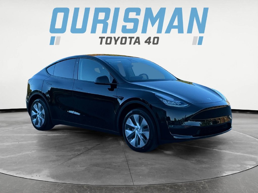 Used 2023 Tesla Model Y Long Range AWD/4WD image 1