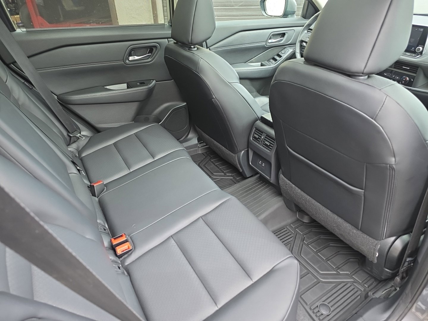 Used 2024 Nissan Rogue SV w/ SV Premium Package AWD/4WD image 29