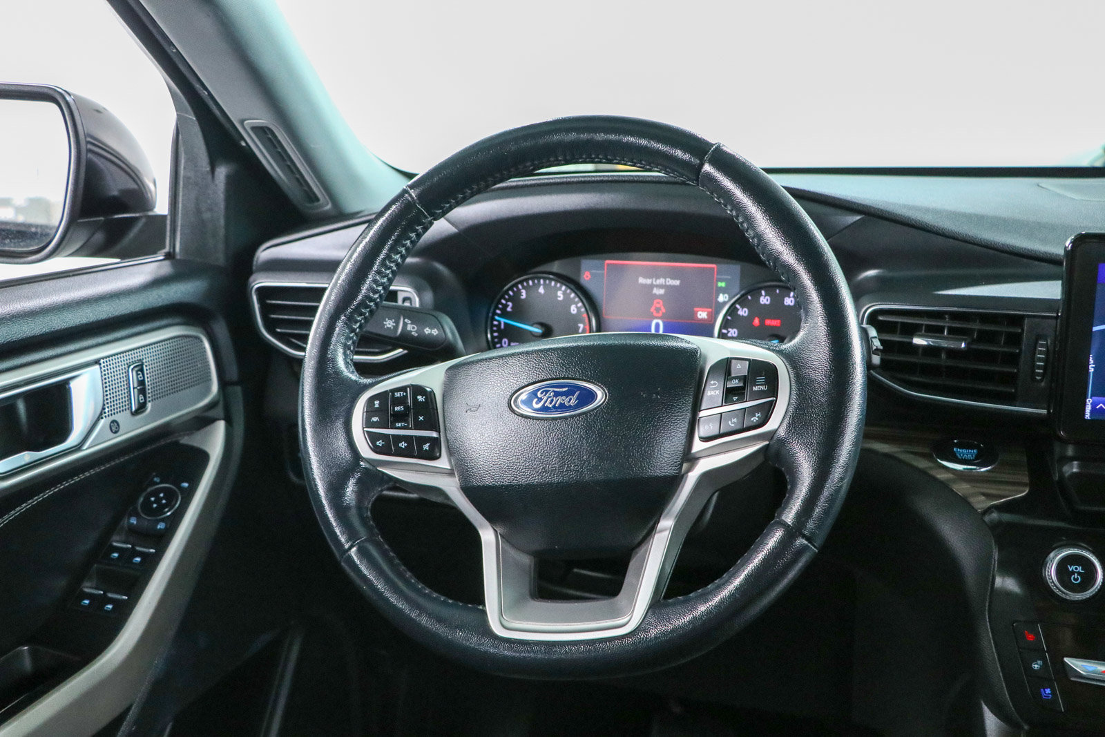 Used 2023 Ford Explorer Limited RWD image 12
