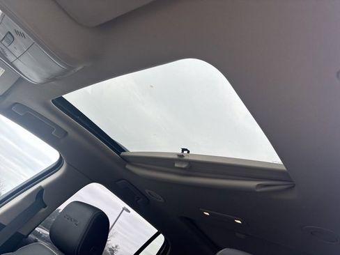 Used 2017 GMC Acadia Denali w/ Technology Package image 5