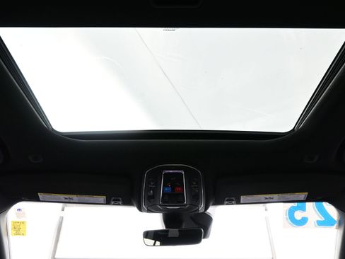 Used 2025 Jeep Grand Cherokee Altitude image 18