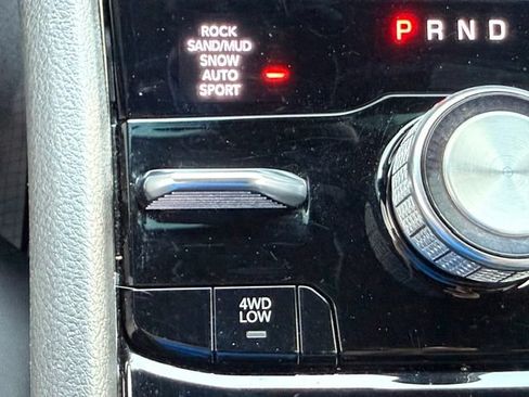Used 2023 Jeep Grand Cherokee L Summit w/ Luxury Tech Group V AWD/4WD image 25