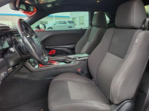 Used 2019 Dodge Challenger SXT w/ Blacktop Package image 19