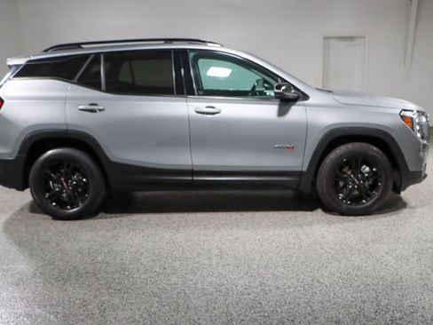 Used 2023 GMC Terrain AT4 image 6