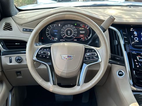 Used 2018 Cadillac Escalade Platinum image 15