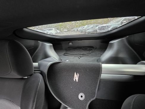 Used 2025 Nissan Z Sport w/ Floor Mat Package image 25