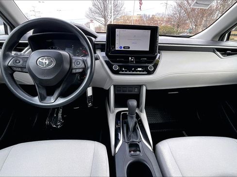 Used 2024 Toyota Corolla Cross L image 13