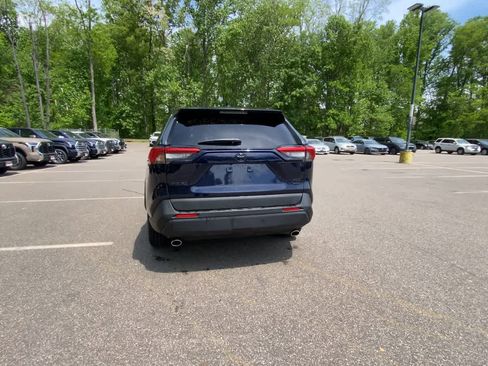 Used 2021 Toyota RAV4 XLE Premium AWD/4WD image 9