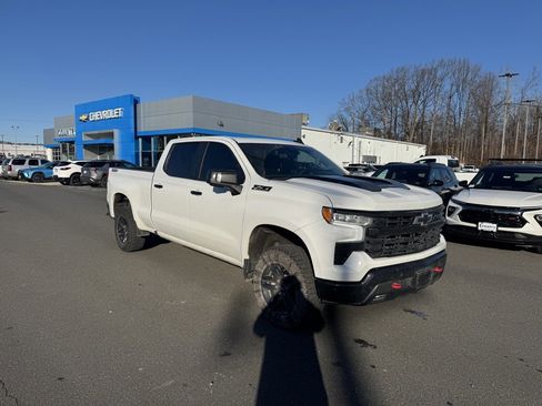 Used 2024 Chevrolet Silverado 1500 LT Trail Boss w/ LT Trail Boss Premium Package image 16
