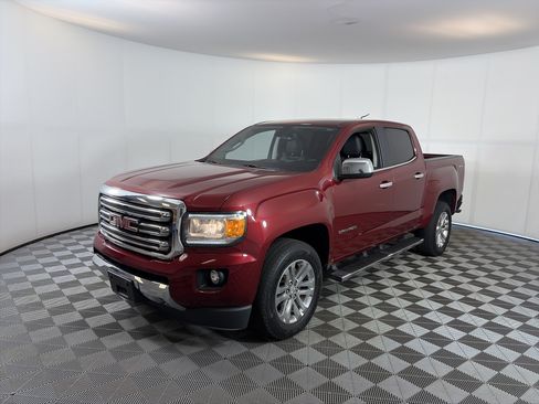 Used 2020 GMC Canyon SLT w/ Trailering Package AWD/4WD image 2