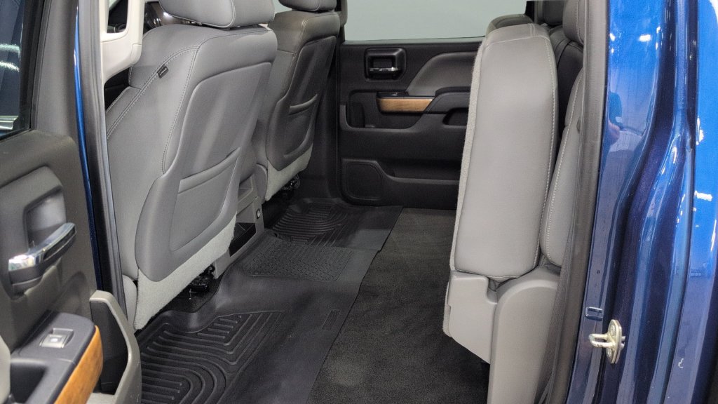 Used 2015 Chevrolet Silverado 1500 LTZ AWD/4WD image 19