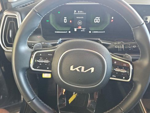 Used 2025 Kia Sorento EX AWD/4WD image 7