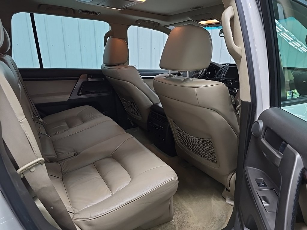 Used 2008 Toyota Land Cruiser w/ Upgrade Pkg AWD/4WD image 18