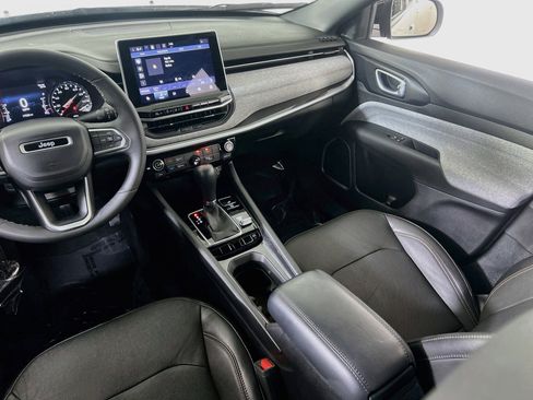 Used 2023 Jeep Compass Latitude image 21