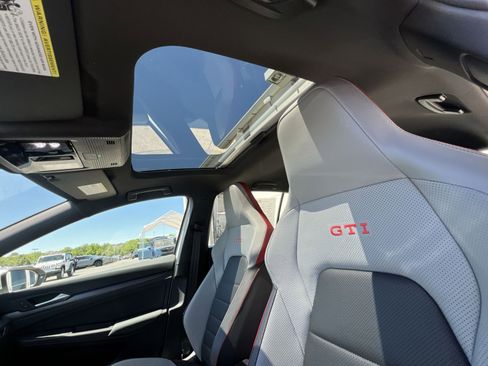 Used 2025 Volkswagen GTI SE FWD image 32