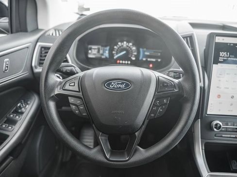 Certified 2022 Ford Edge SE w/ Black Appearance Package image 30
