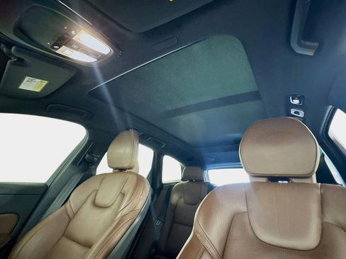 Used 2023 Volvo XC60 B5 Ultimate w/ Protection Package Premier image 15