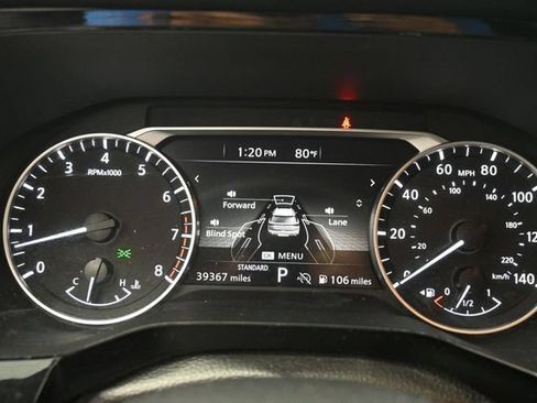 Used 2025 Nissan Pathfinder SV FWD image 17