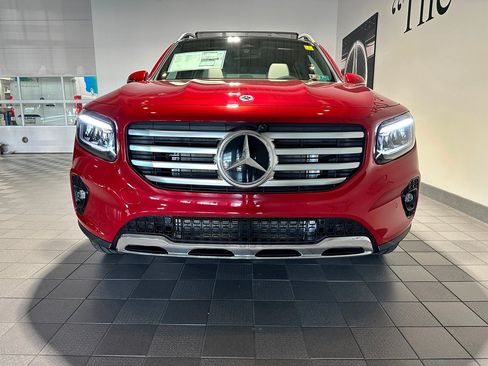 New 2026 Mercedes-Benz GLB 250 4MATIC image 2