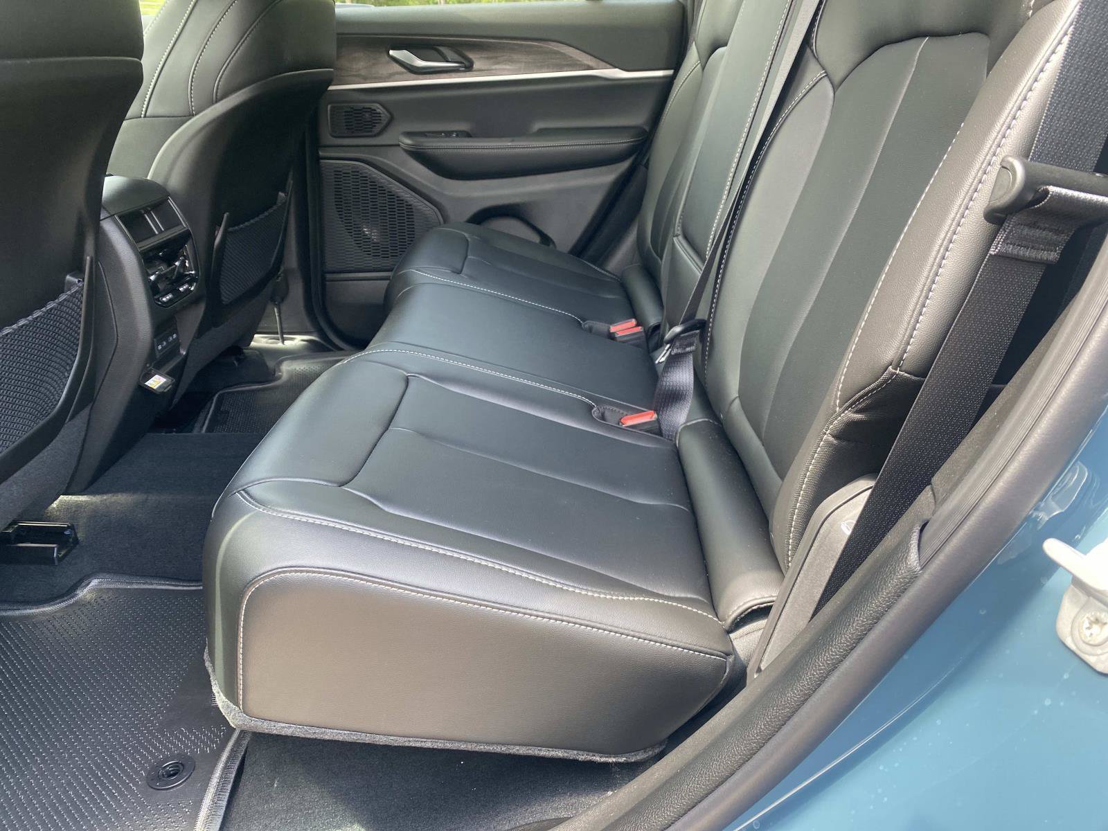 New 2027 Jeep Grand Cherokee Limited AWD/4WD image 10
