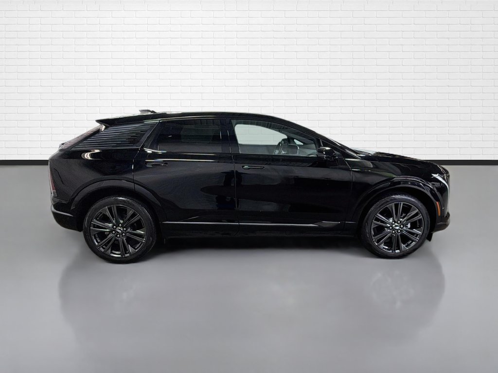 Used 2025 Cadillac Optiq Sport 2 AWD/4WD image 10