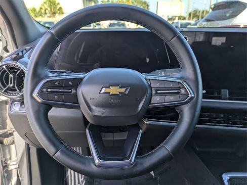 Used 2025 Chevrolet Equinox LT image 21