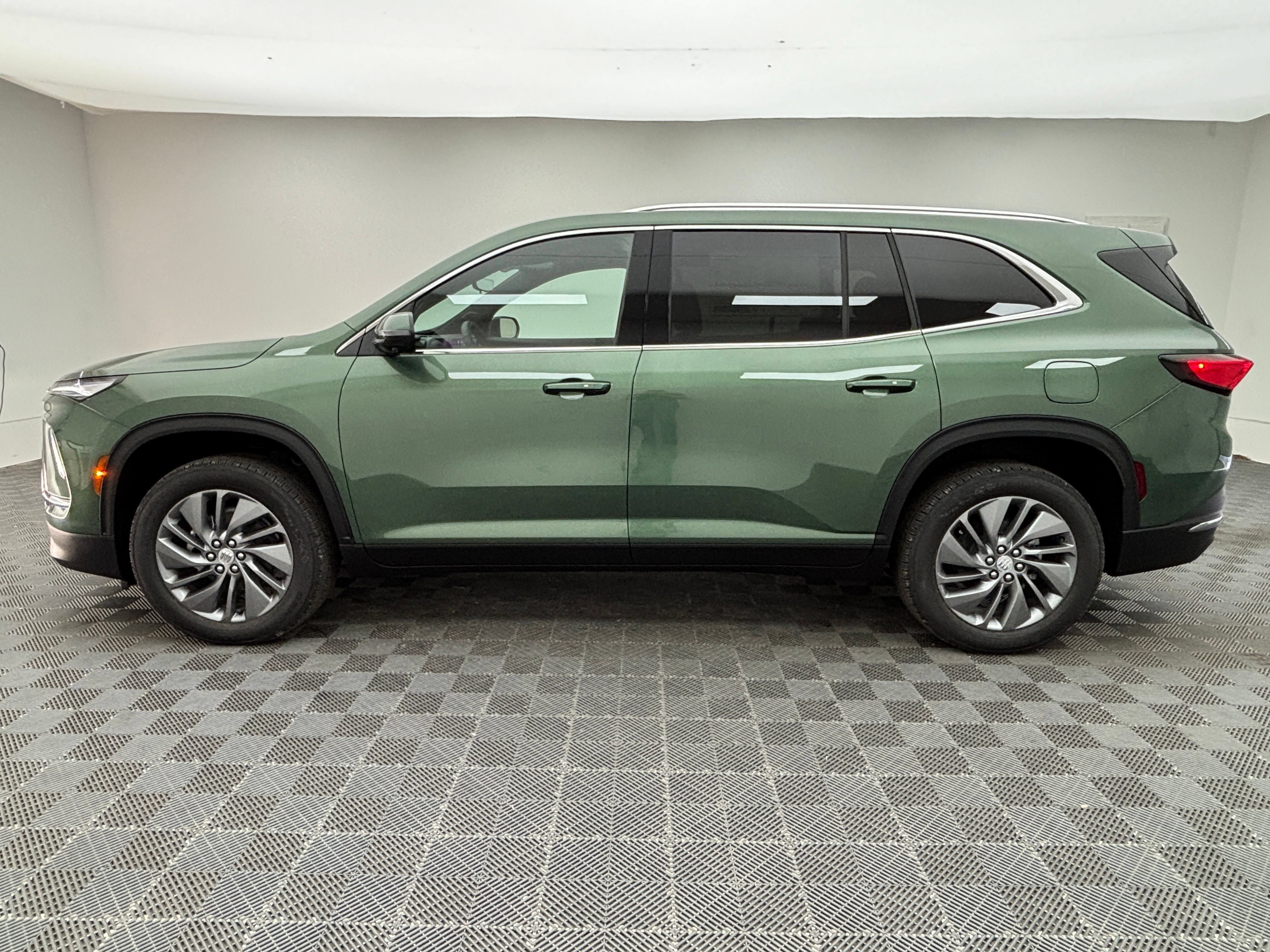 New 2027 Buick Enclave Preferred w/ Power Package AWD/4WD image 16