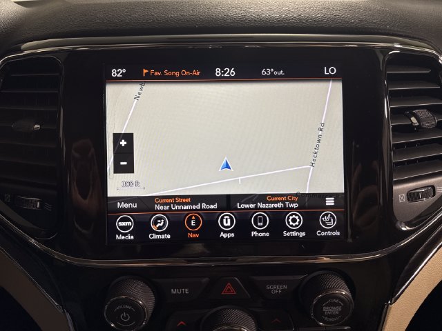 Used 2021 Jeep Grand Cherokee Limited w/ Premium Lighting Group AWD/4WD image 34