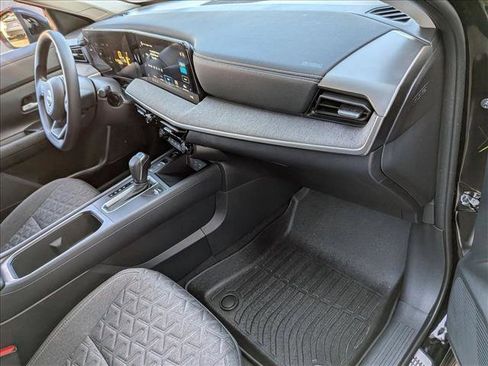 Used 2026 Nissan Kicks SV w/ SV Premium Package image 23