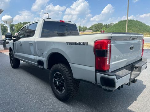 Used 2026 Ford F350 Lariat w/ Tremor Off-Road Package AWD/4WD image 4