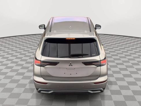 Used 2025 Mitsubishi Outlander SE AWD/4WD image 16