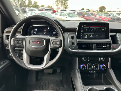 Used 2022 GMC Yukon XL SLE w/ Max Trailering Package image 3