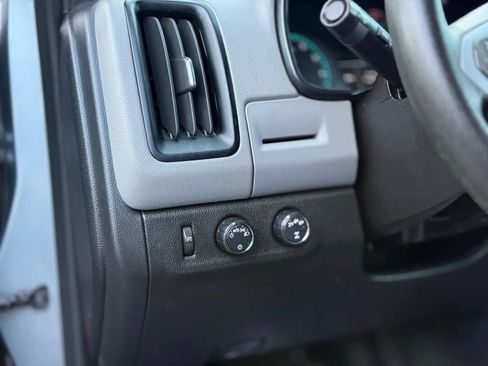 Used 2019 Chevrolet Colorado W/T w/ LPO, Power Package AWD/4WD image 10