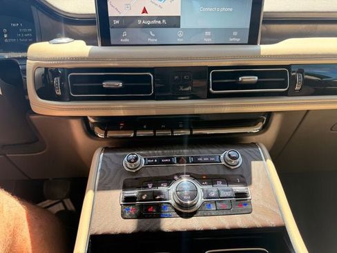 Used 2020 Lincoln Aviator Reserve w/ Equipment Group 202A AWD/4WD image 6