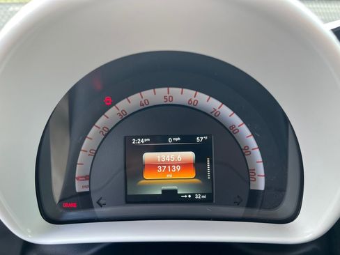 Used 2019 smart fortwo electric drive image 16