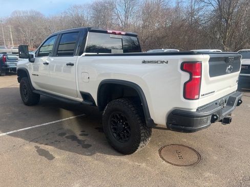 Used 2024 Chevrolet Silverado 2500 ZR2 w/ ZR2 Bison Edition image 9