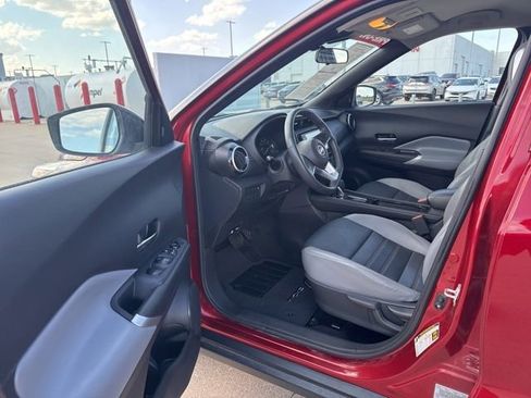 Used 2023 Nissan Kicks SR w/ SR Premium Package FWD image 18