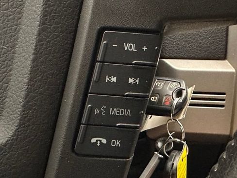 Used 2013 Ford F150 FX4 w/ Mid Equipment Group AWD/4WD image 12