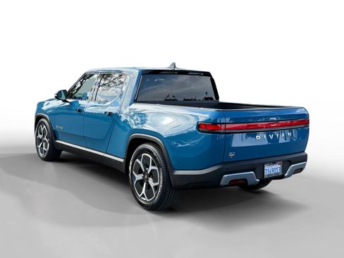 Used 2023 Rivian R1T Adventure image 3