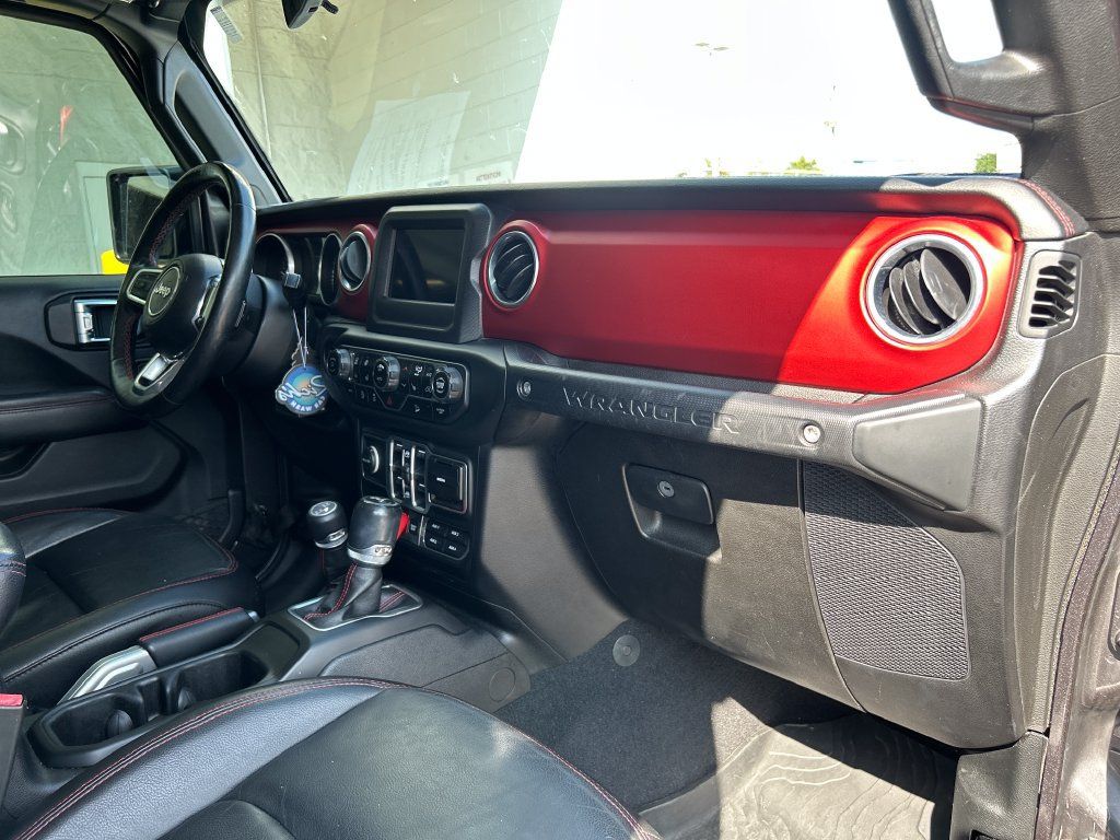 Used 2018 Jeep Wrangler Unlimited Rubicon w/ LED Lighting Group AWD/4WD image 15