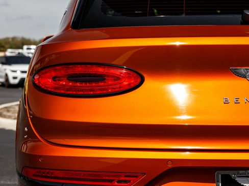 Used 2021 Bentley Bentayga image 15
