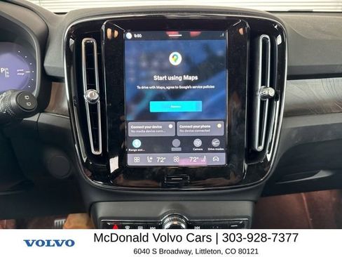 Used 2023 Volvo XC40 Recharge Core image 7