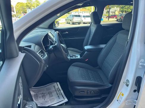 Used 2022 Chevrolet Equinox LT image 11